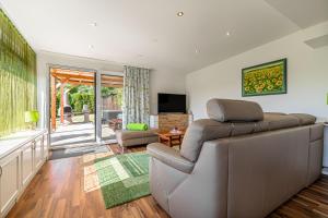 Ladybug House With Whirlpool - Happy Rentals