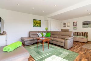 Ladybug House With Whirlpool - Happy Rentals