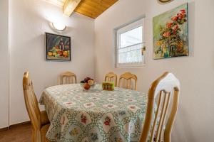 Ladybug House With Whirlpool - Happy Rentals