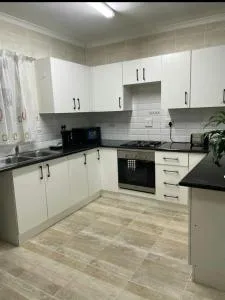 Cleo's Corner - Macleantown