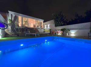 obrázek - Central Beach Villa W/ Heated Pool, By TimeCooler