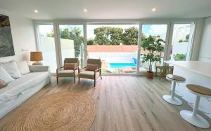 Central Beach Villa W Heated Pool, By TimeCooler