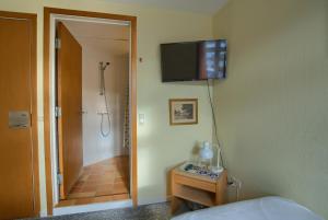 Single Room with Bathroom room in Ebsens Hotel