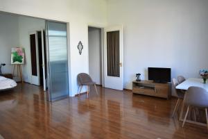 26 May Square, Building of Academicians