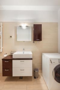 ROG Apartment with Balcony 