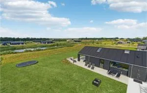Gorgeous Home In Jerup With Wifi - Bratten Strand