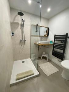 B&B / Chambres d'hotes HALTE a Reyrieux : photos des chambres