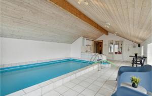 Nice Home In Vinderup With Sauna