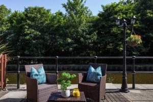 Luxury Canalside home in Leeds