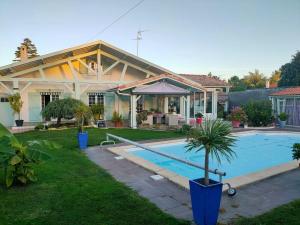 Villas Villa avec piscine au calme, proche piste cyclable : photos des chambres