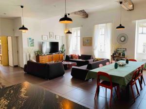 AVIGNON HYPER CENTRE CLIM 5 CHBRES 10PERS 200m PALAIS DES PAPES