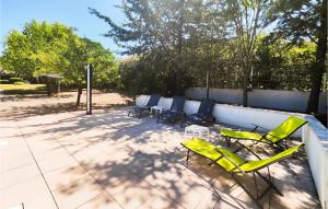 Maisons de vacances Awesome Home In Prades-sur-vernazobre With Outdoor Swimming Pool And 4 Bedrooms : photos des chambres