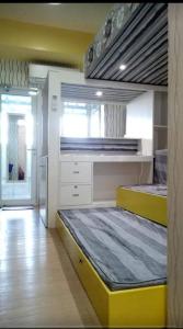 Reinastar Staycation @ Mplace Residences