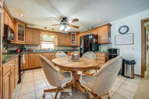 Charming Battle Creek Cottage with Dock!