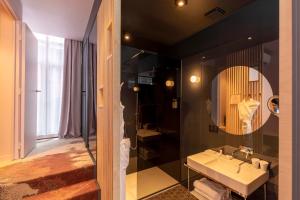 Hotels Clarance Hotel Lille : photos des chambres