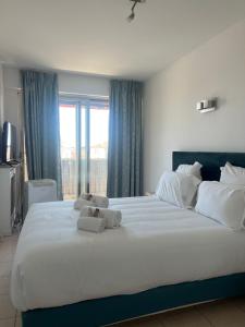 Central -300m Palais- Seaview-AC-WIFI-spacieux