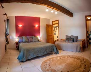 B&B / Chambres d'hotes O DOMAINE DU ROUSSILLON : photos des chambres