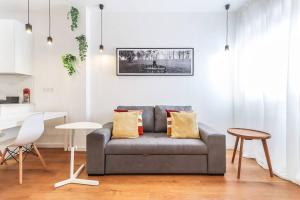 Vita Portucale ! Bright Campo Ourique w Terrace