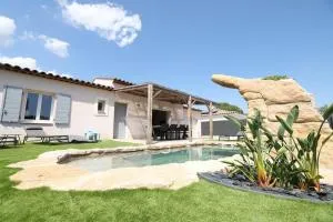 Superbe Villa climatisée, piscine, jardin, parking - Préconil