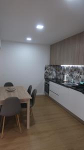 Apartamento Renovado no Centro da Cidade - Casa4
