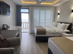 Beyaz Köşk Hotel & Cafe