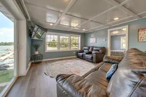 Chippewa Falls Getaway with Community Lake Access! - Bloomer