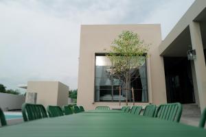 holiday fever x the pool