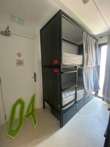 We Street Hostel - Albergue