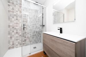 Beach flat with terrace