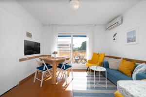 Beach flat with terrace