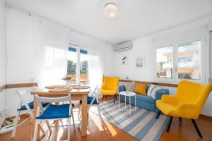 Beach flat with terrace