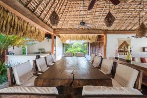 Oceanfront Casa Rhino