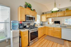 6 Mi to Disney Pet-Friendly Kissimmee Home