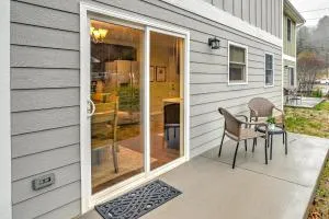 Accessible to Asheville City Center Townhome 2 - Fairview