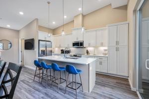 Immaculate South Slope Townhome Unit 96