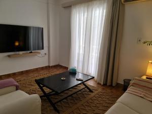 Partial Nile View 2 Bedroom Appartment in Zamalek Cairo Newly Renovated