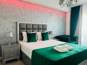 Q Holiday - Palas Center