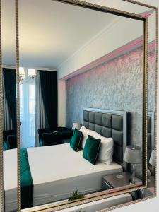 Q Holiday - Palas Center