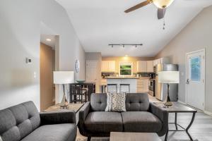 South Asheville Townhome 14 B - Ubytování bez kategorie ve městě Arden