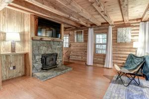 Charming Renovated Cabin with Fireplace