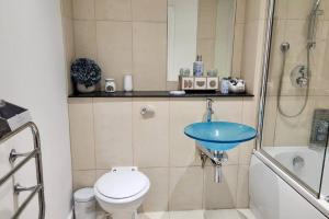 Stylish 2 BedBath Apartment