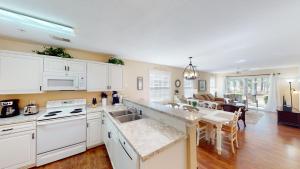 Golf Course Oasis Inviting 3BRVilla Pawleys Island