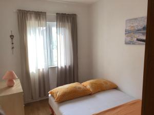 Apartment in Okrug Gornji with sea view, air conditioning, WiFi, washing machine 5049-1