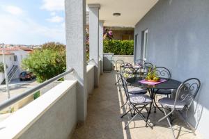 Apartment in Okrug Gornji with sea view, air conditioning, WiFi, washing machine 5049-2