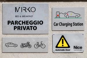Casa Mirko - B & B con stazione ricarica auto elettriche parcheggio privato auto moto biciclette