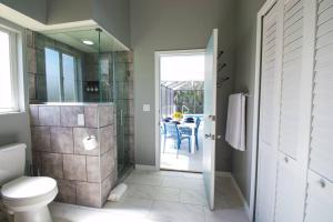 3 BR heated saltwater pool & spa