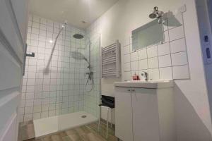 Appartements Logement 3 personnes. : photos des chambres