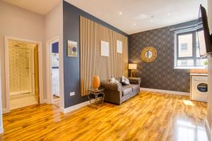 Suite 1 - Class Apartment With King Sized Bed