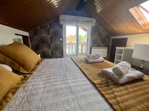 Loira ático con vistas al mar