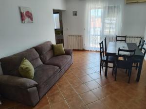 Two-Bedroom Apartment with Terrace room in Apartments with a parking space Pula - 10429